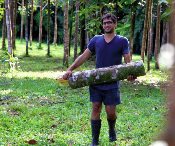 Luc Champault et le bois de Rose de Guyane