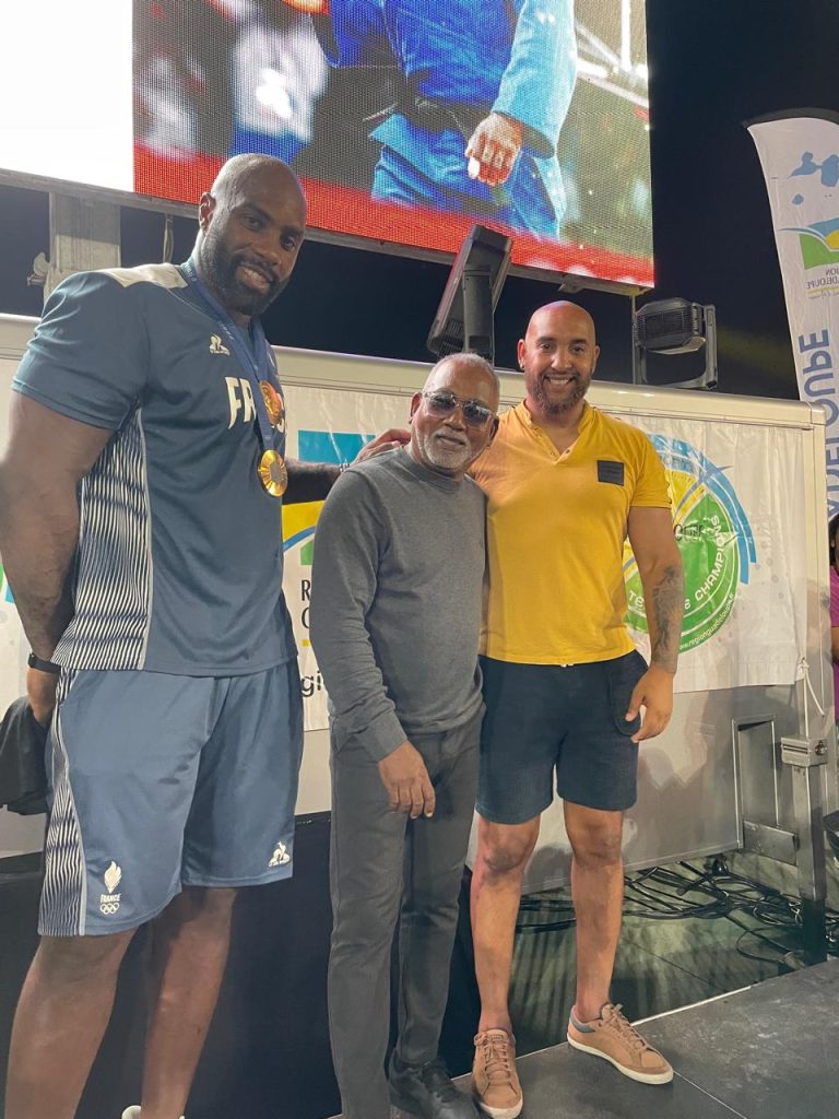 TEDDY RINER REMISE MEDAILLE GUADELOUPE